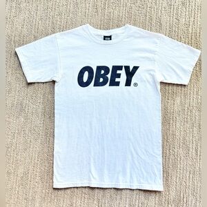 obey — graphic large print tee